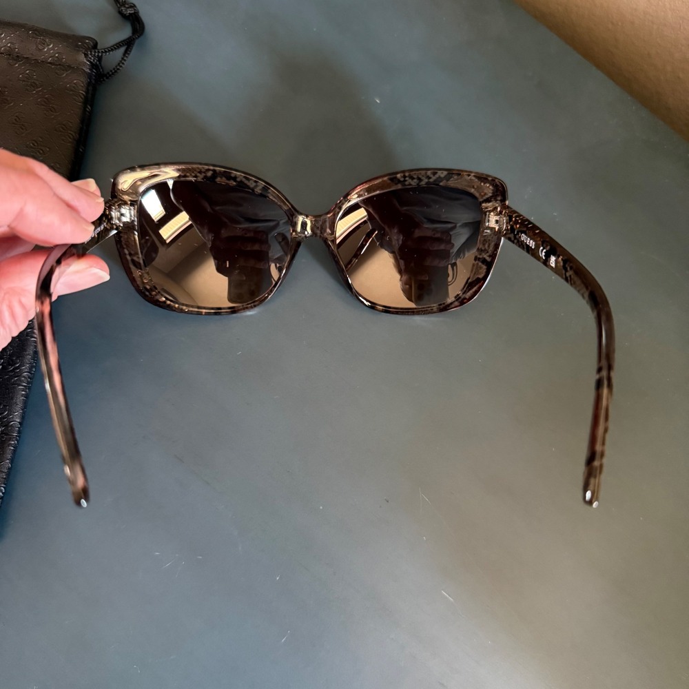 Guess Womens Brown Snakeskin‎ Rhinestone Butterfly Sunglasses GF0383 45F 57mm - Picture 2 of 7